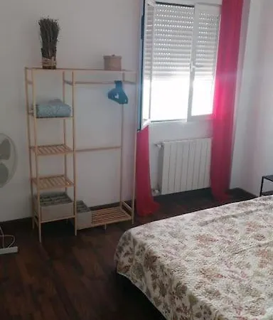 Views, Family & Private Parking In Alto Albayzin Apartment