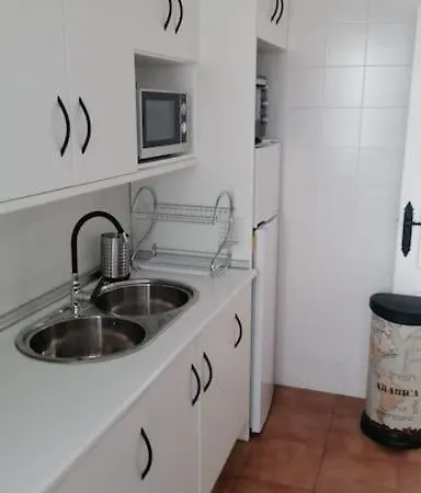 Views, Family & Private Parking In Alto Albayzin Apartment