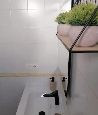 Views, Family & Private Parking In Alto Albayzin Apartment Granada